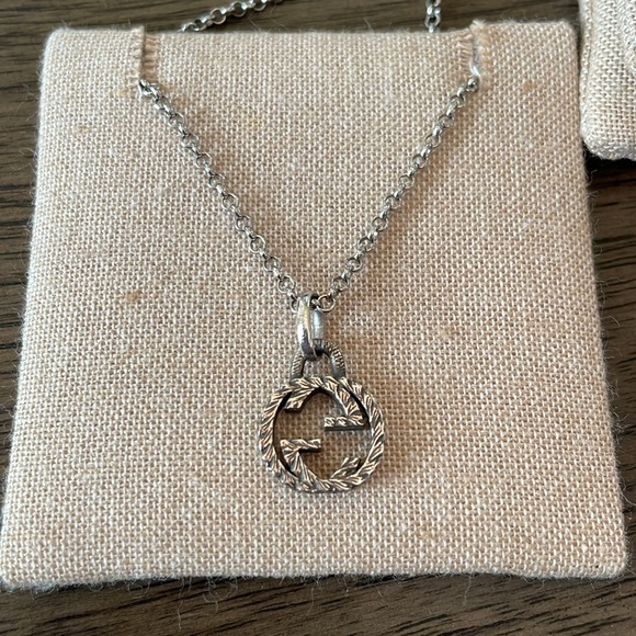 Gucci Interlocking Pendant Necklace NWOT - Picture 1 of 11